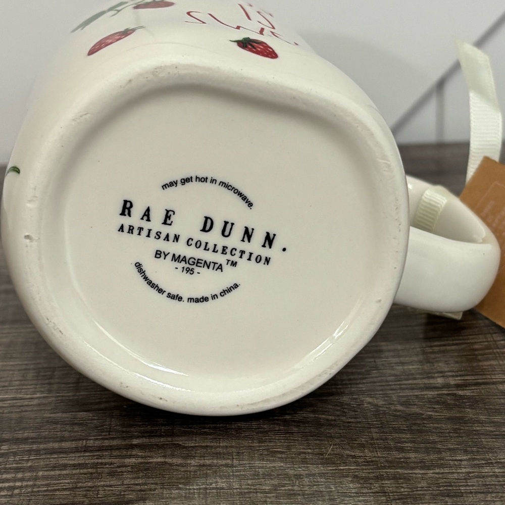 NWT Rae Dunn Love is Sweet 🍓 Mug - Picture 5 of 6
